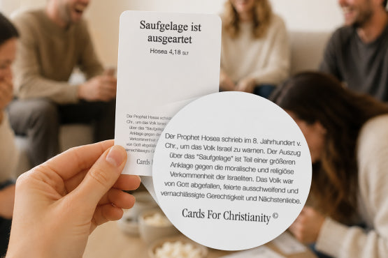 Nahaufnahme einer Antwortkarte mit Bibelvers und Erklaertext